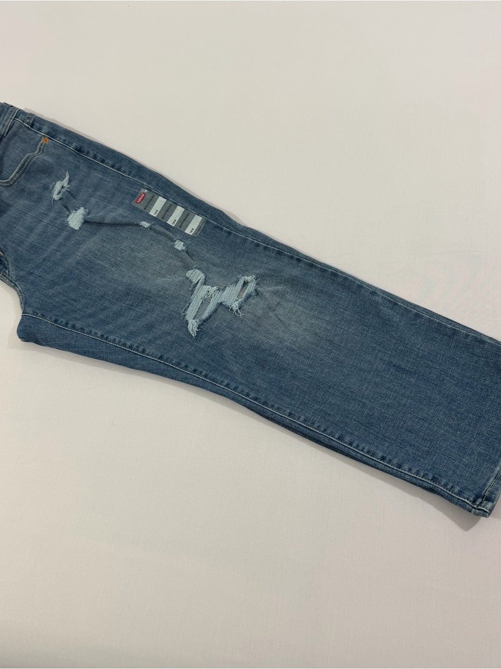 Levi’s Boyfriend Mid Rise Distressed Jeans Plus Size 18W NWT - Picture 5 of 13
